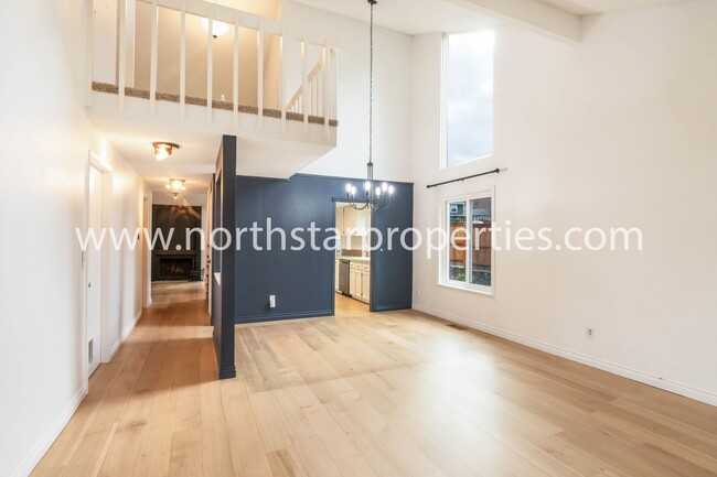 Building Photo - Contemporary 3 Bedroom with Main Level Living