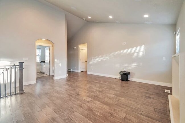 Building Photo - Incredible 6 bedroom Rambler in West Jordan