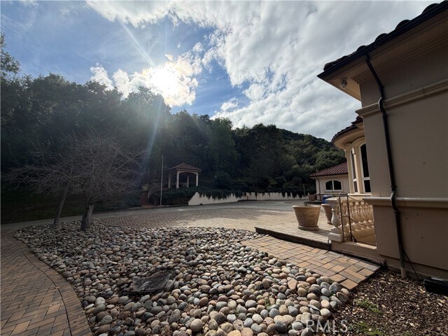 Building Photo - 28080 Laura Ct