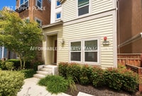 Building Photo - 887 Pepper Pl