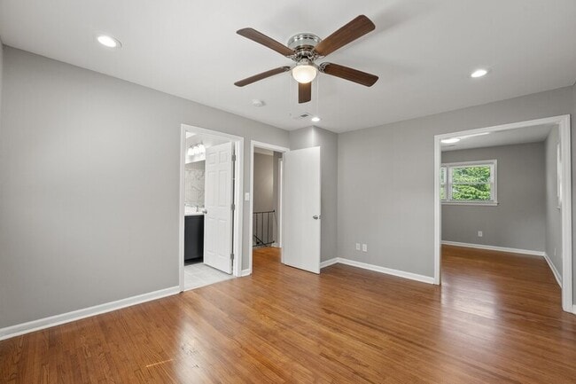 Building Photo - 505 NW Forrest Pk Ct