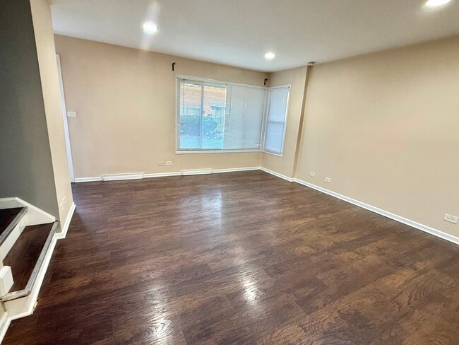 Building Photo - 4926 Crain St