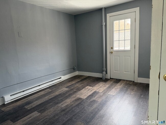 Building Photo - 139 N Main St