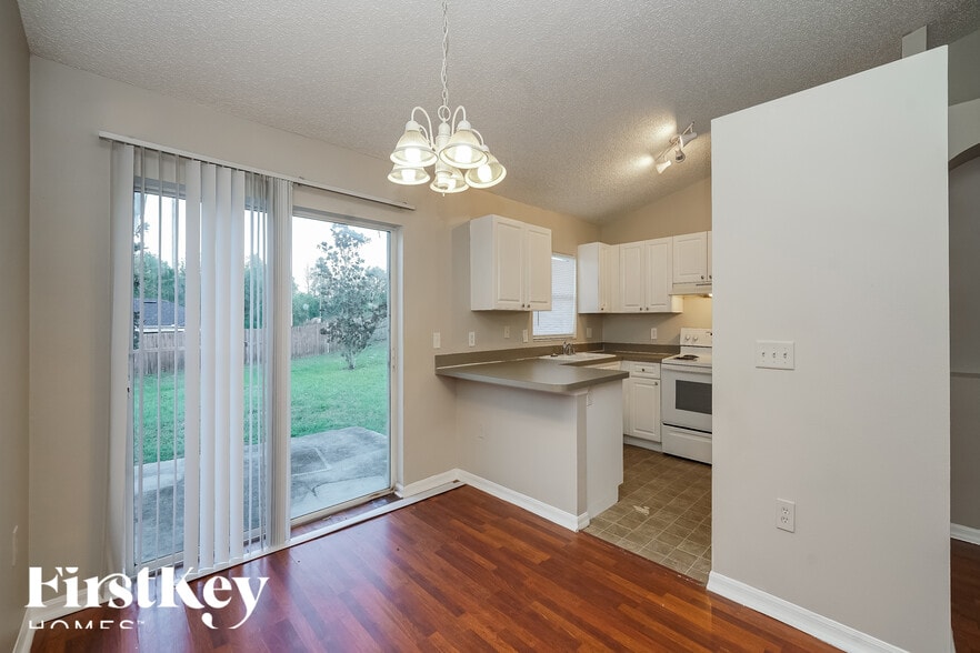 Building Photo - 797 Chestnut Ave