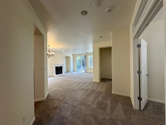 Building Photo - Curti Ranch House