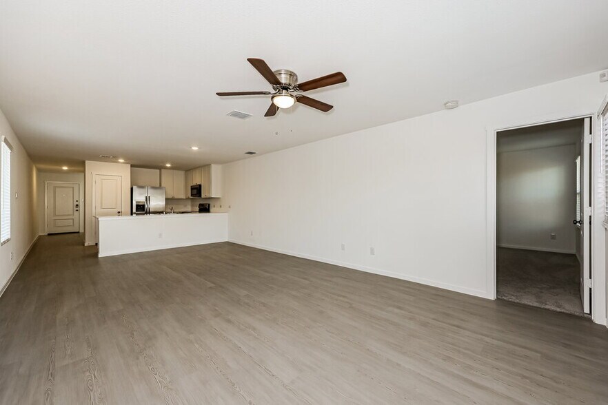 Building Photo - 122 Willow Wy