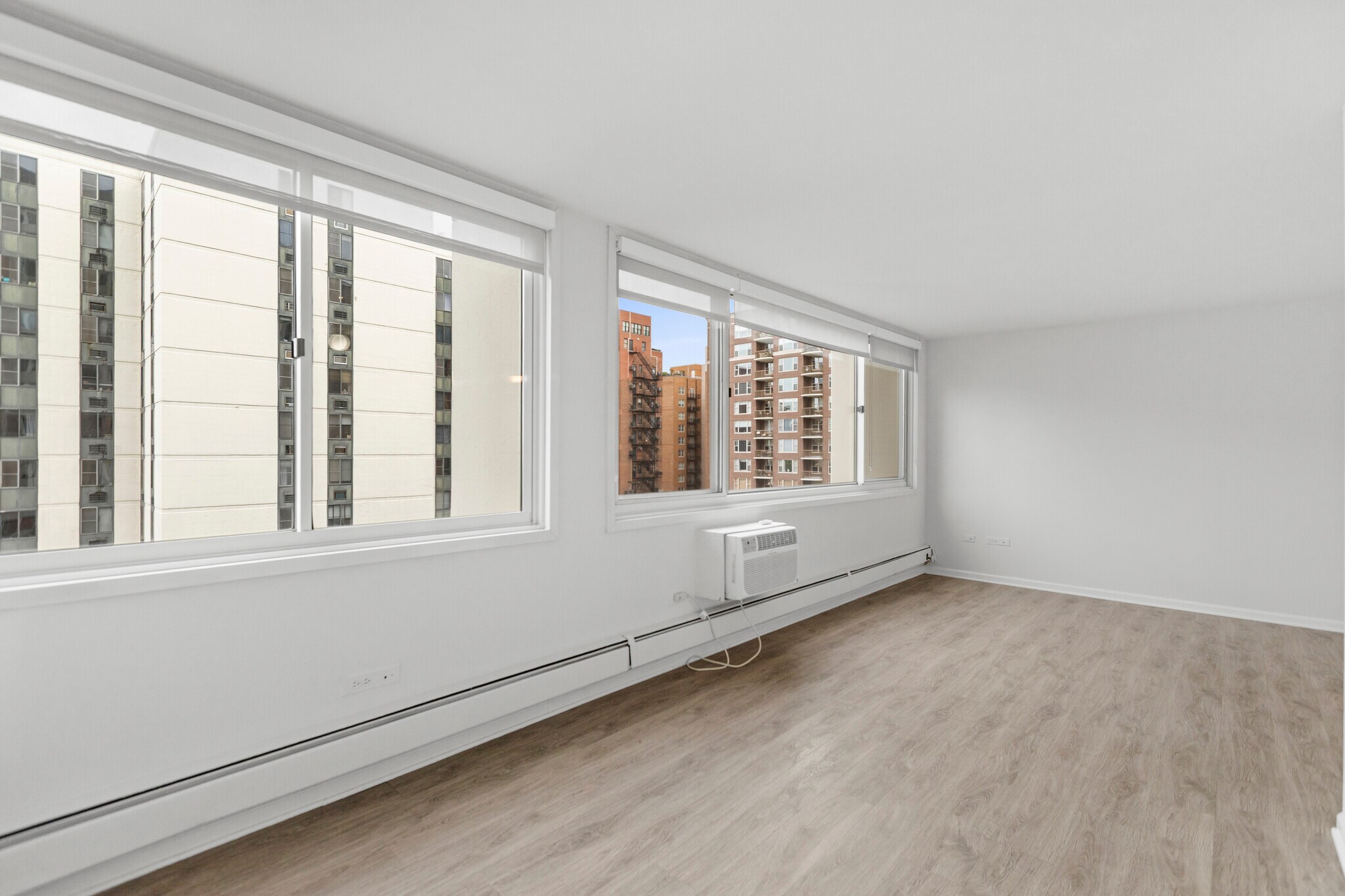Building Photo - 1344 N Dearborn St