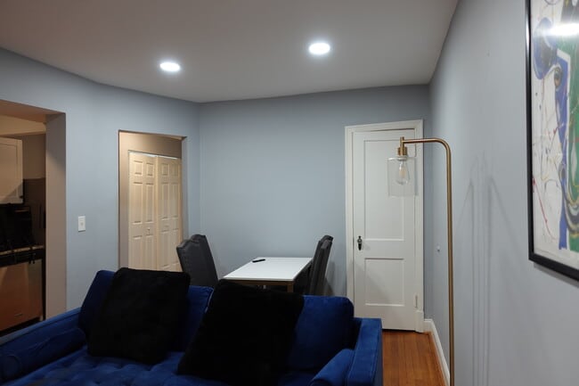 Building Photo - 1228 18th St NE