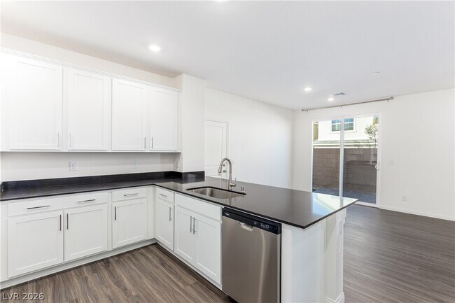 Building Photo - 2685 Abrantes Pl