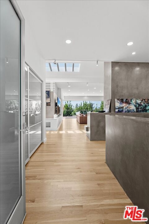 Building Photo - 3567 Woodcliff Rd