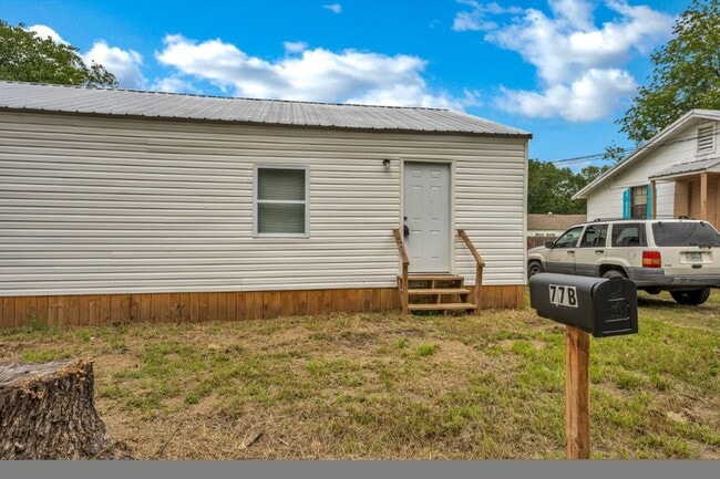Primary Photo - Move in Before the Holidays! Cozy Childers...