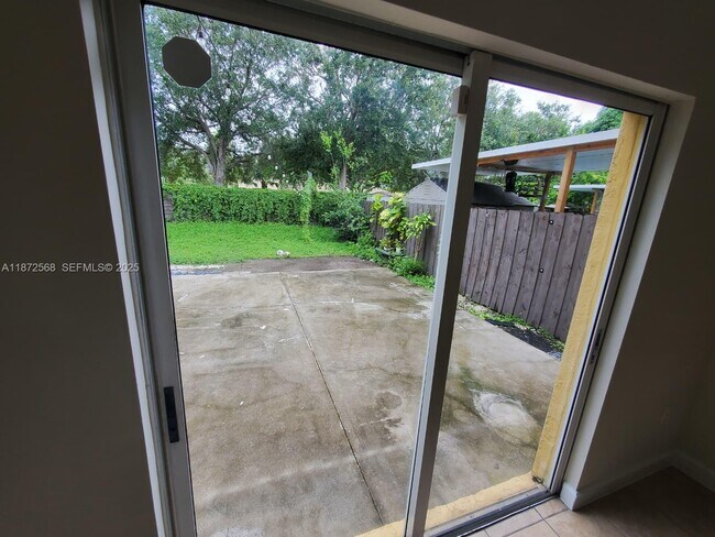 Building Photo - 2531 NE 41st Terrace