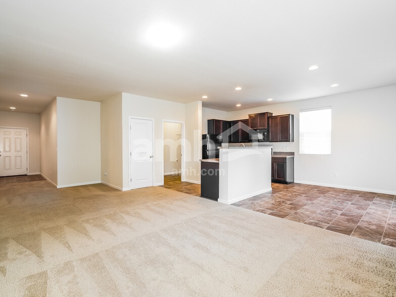 Building Photo - 326 York St