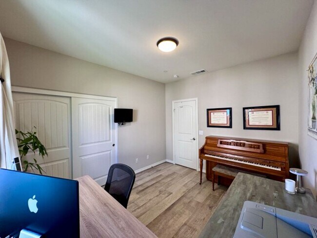 Building Photo - Stunning 5 Bedroom + Office Home with Priv...