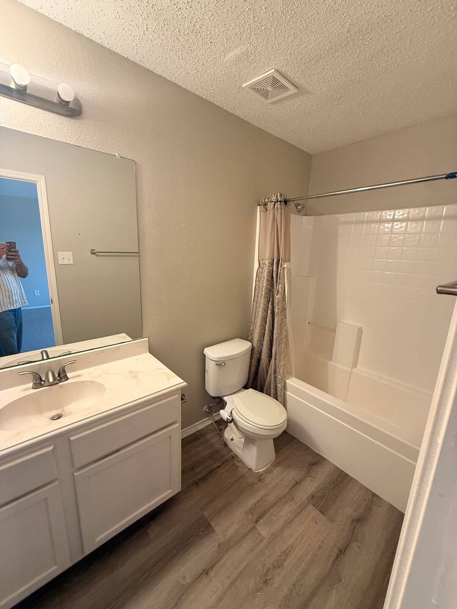 Building Photo - 4329 Apple Dr