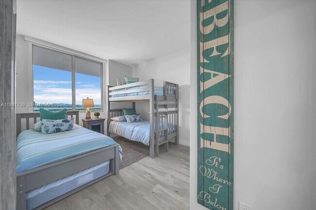 Building Photo - 16385 Biscayne Blvd