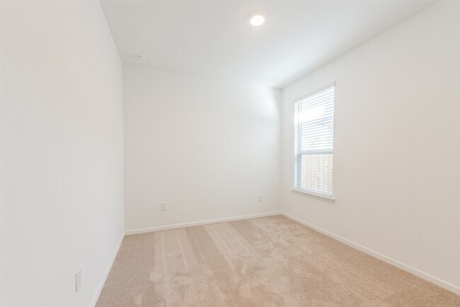 Building Photo - 14483 Cedar Ledge Ln