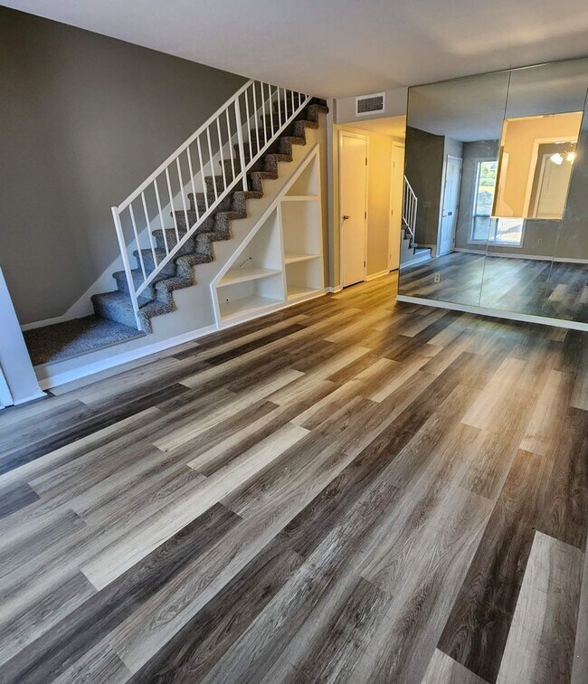 Building Photo - NEW PRICE! NEW UPDATES, YOU CANNOT BEAT THIS ONE!