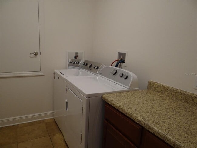 Building Photo - 4052 River Bank Way