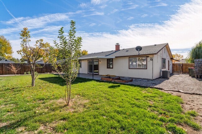 Building Photo - 1508 W Elm Pl