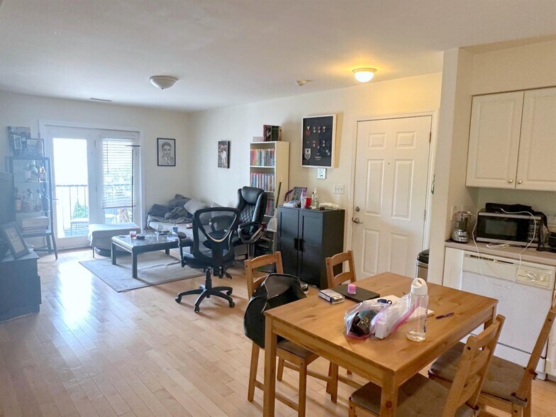 Building Photo - 3 Kent Ct