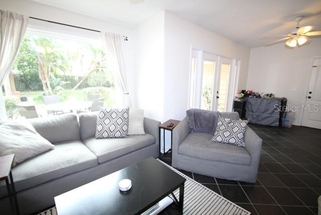 Building Photo - 230 E Esther St