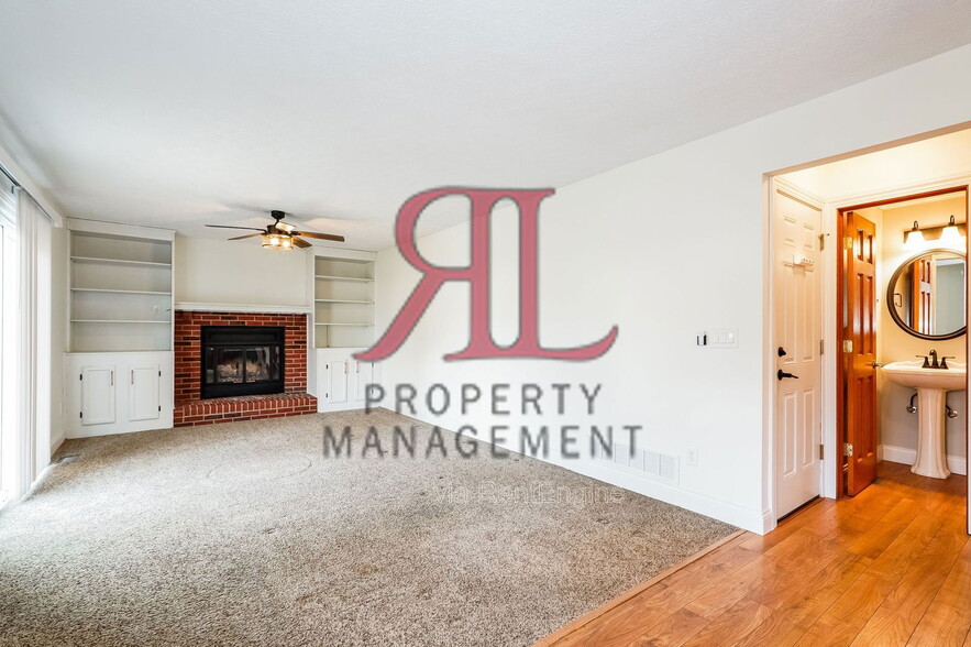 Building Photo - 856 Humboldt Dr W