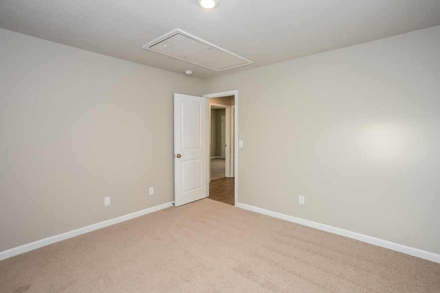 Building Photo - 6511 Rumple Rd