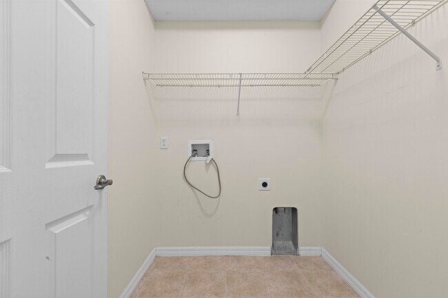 Building Photo - 289 N Churchill Dr