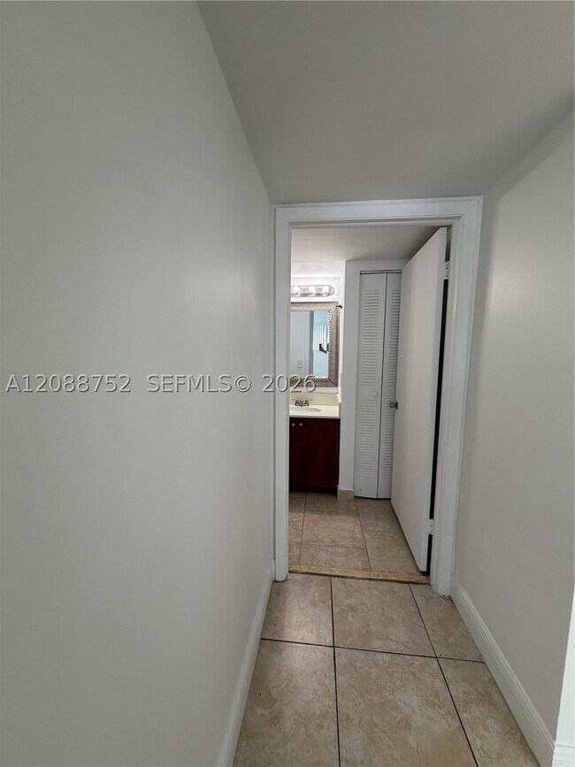 Building Photo - 7425 SW 152nd Ave