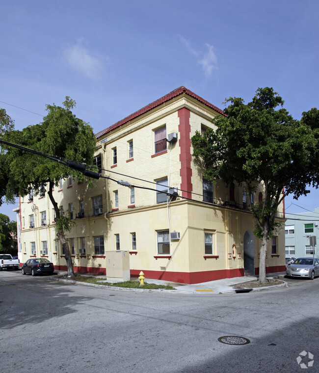 Primary Photo - Villa Sonia