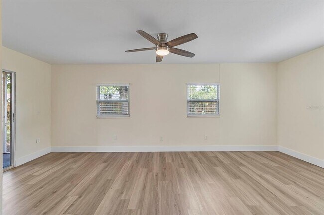 Building Photo - 4087 Vana Dr