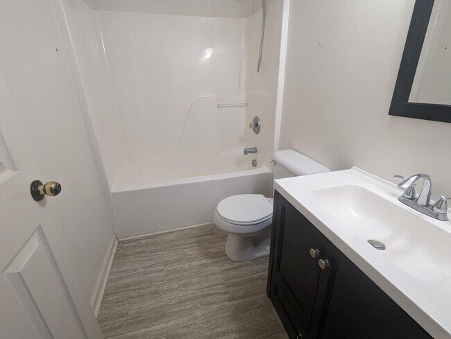 Building Photo - 2349 Lonan Ct