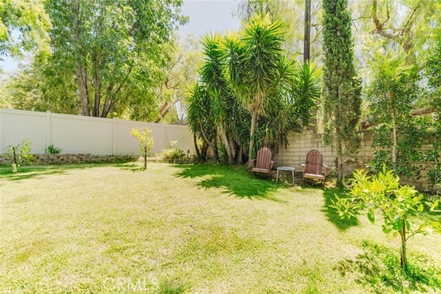 Building Photo - 2234 E Hillcrest Dr