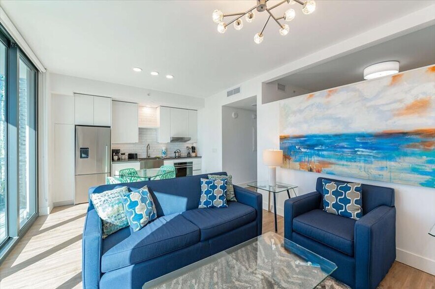 Building Photo - 460 NE 5th St