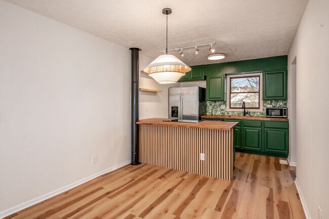 Building Photo - Fully Renovated Reynoldsburg Home