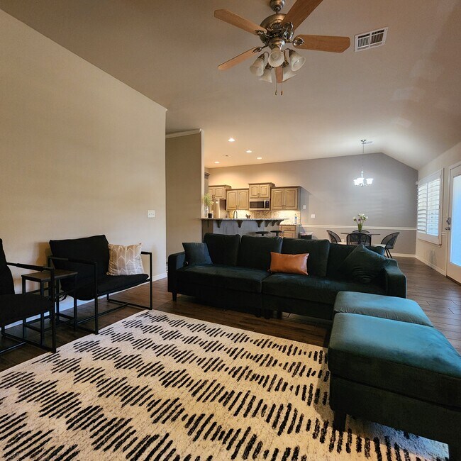 Living space - 1908 W El Paso St