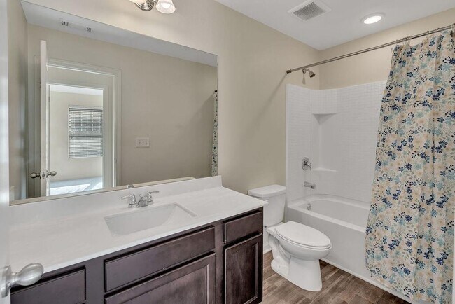 Building Photo - 1938 Millstream Hollow