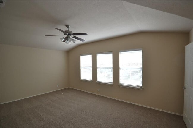 Building Photo - 409 Riverine Way