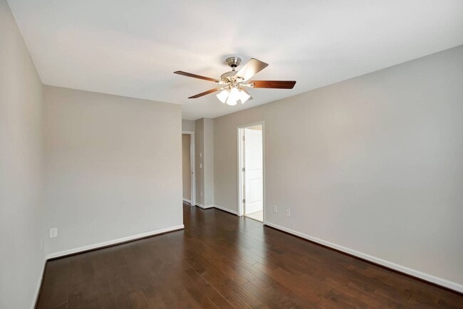 Building Photo - Lakeview Commons