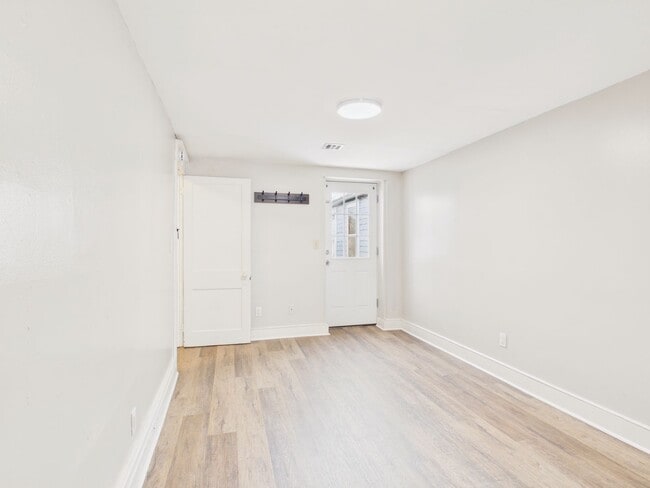 Building Photo - 1005 N 3rd St