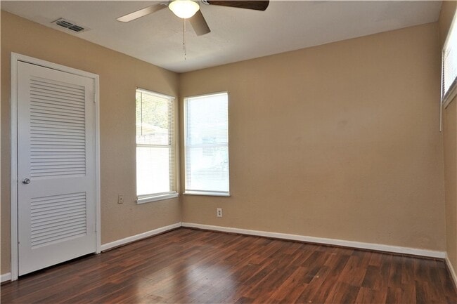 Building Photo - 114 Acacia Arch St