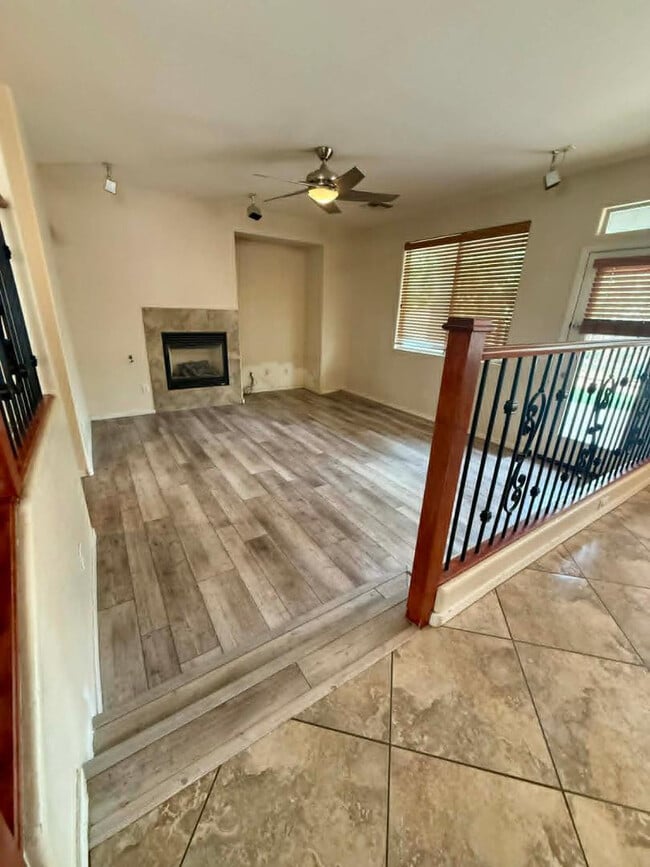 Building Photo - 1280 E Marcella Ln