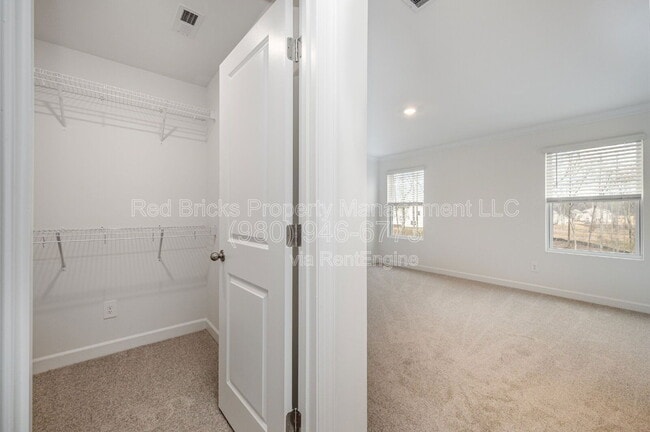 Building Photo - 8033 Hidden Spgs Trl