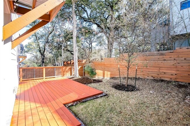 Building Photo - 3211 Aldwyche Dr