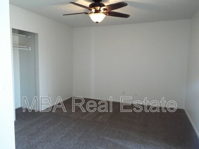 Building Photo - 1688 W Village Way
