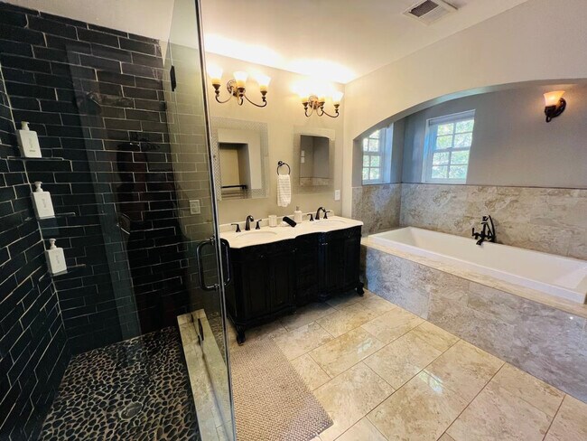 Building Photo - 3209 W Fairview Pl