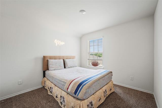 Building Photo - 901 Euston St