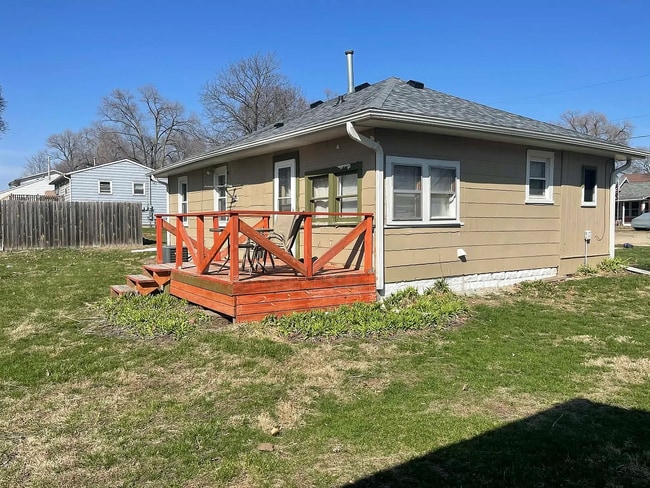 Building Photo - 2 Bedroom Rock Falls Home with Covered Garage