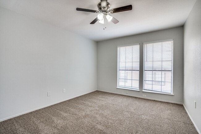 Building Photo - 115 Peachtree Ct